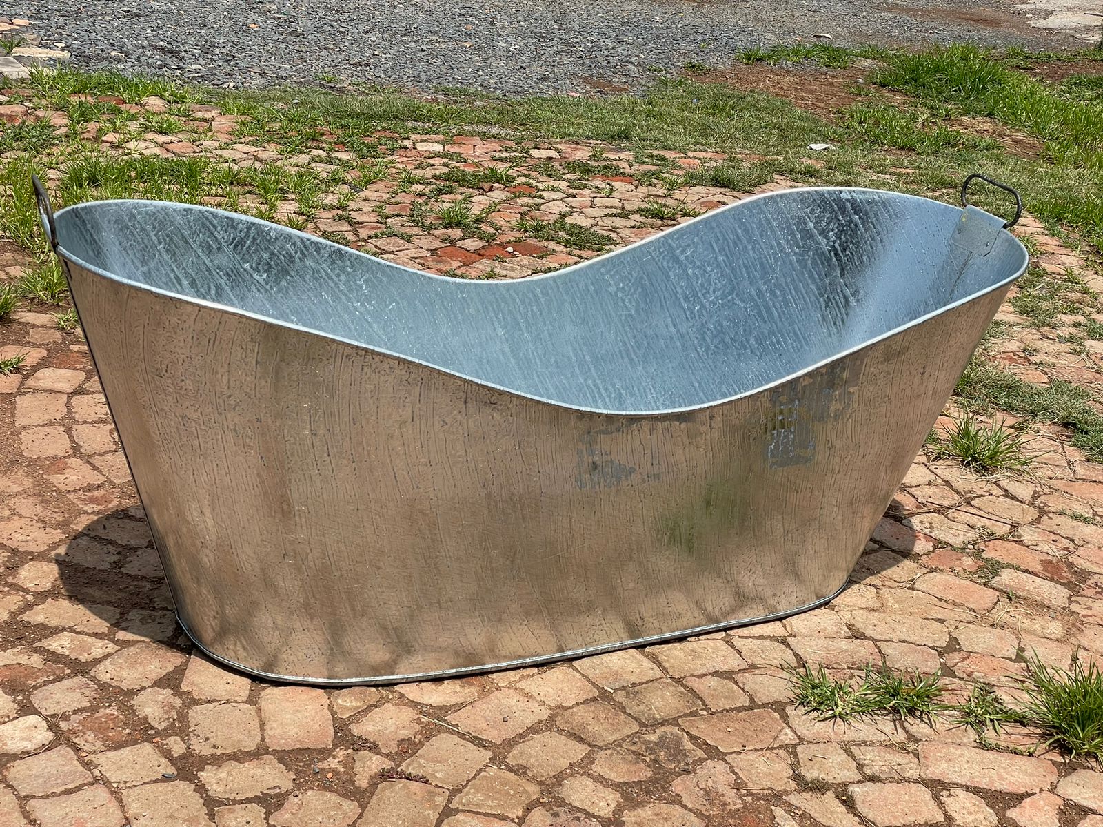 Galvanised steel Bath Tub 1.8m length x70cm x50cm height x70cm wideFree shipping in South Africa - Image 2