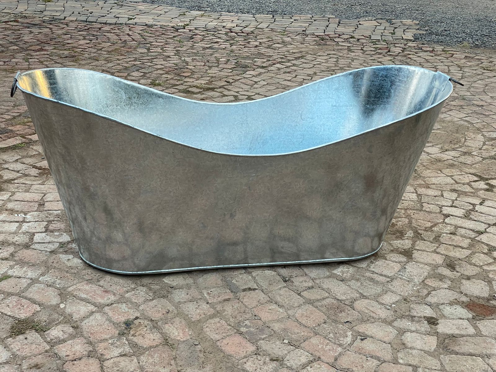 Galvanised steel Bath Tub 1.8m length x70cm x50cm height x70cm wideFree shipping in South Africa - Image 3